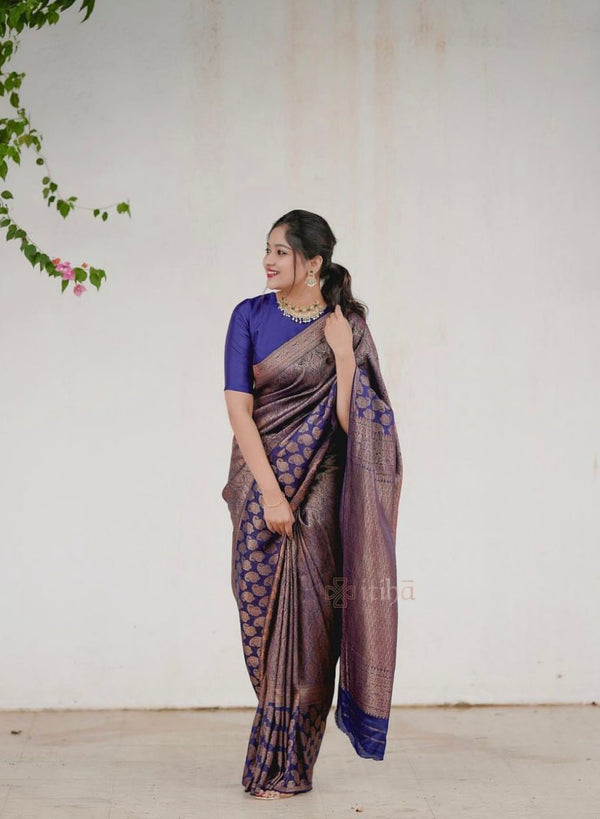 Kerala saree kasavu