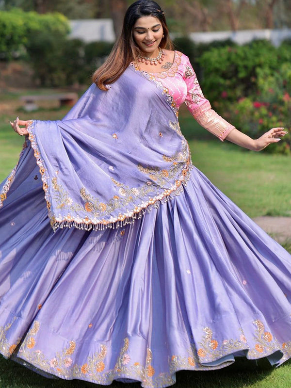 WOMEN'S LEHENGA CHOLI FOR NAVRATRI.