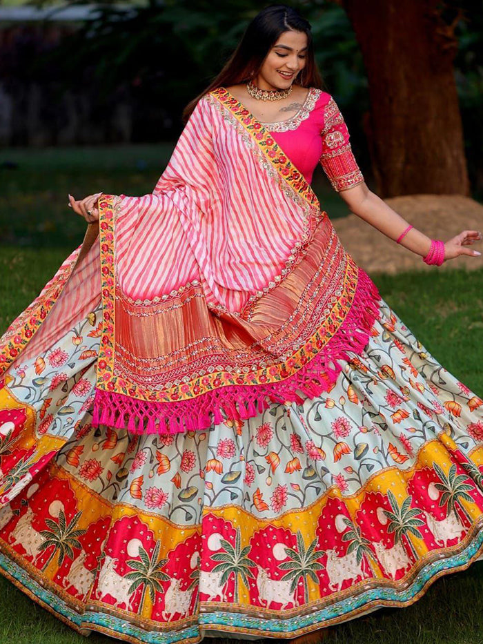 WOMEN'S LEHENGA CHOLI FOR NAVRATRI.