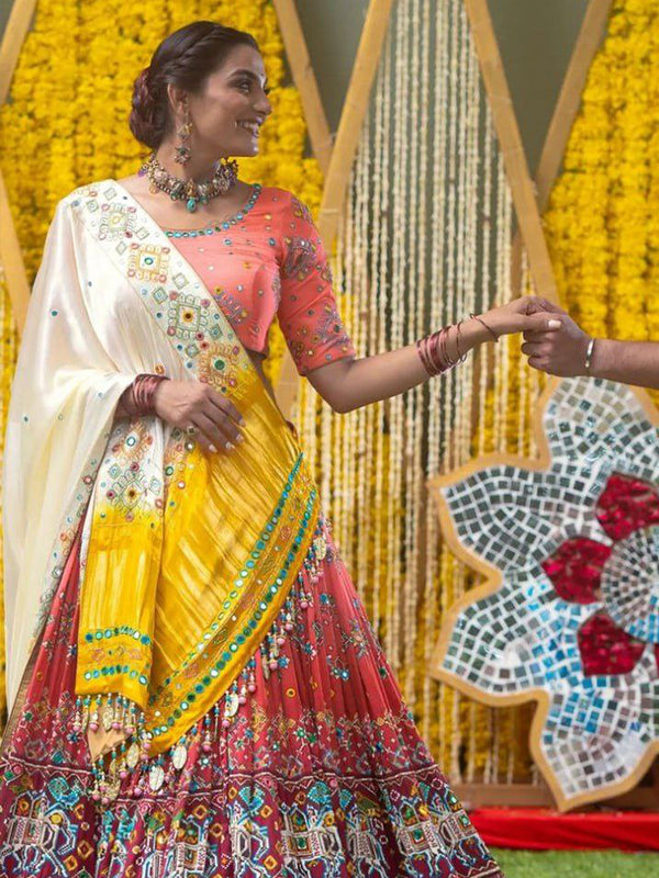 WOMEN'S LEHENGA CHOLI FOR NAVRATRI.