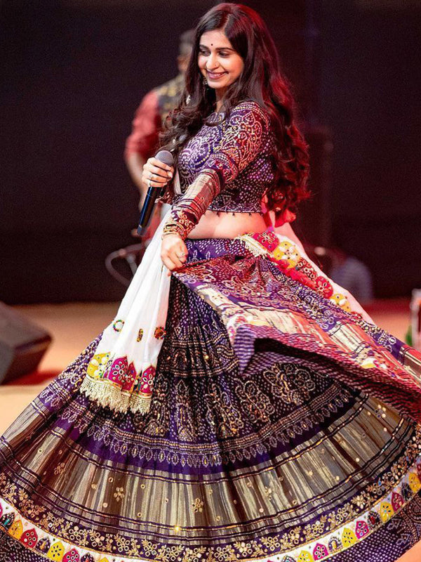 WOMEN'S LEHENGA CHOLI FOR NAVRATRI.