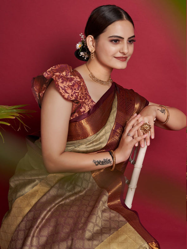 Kerala saree kasavu