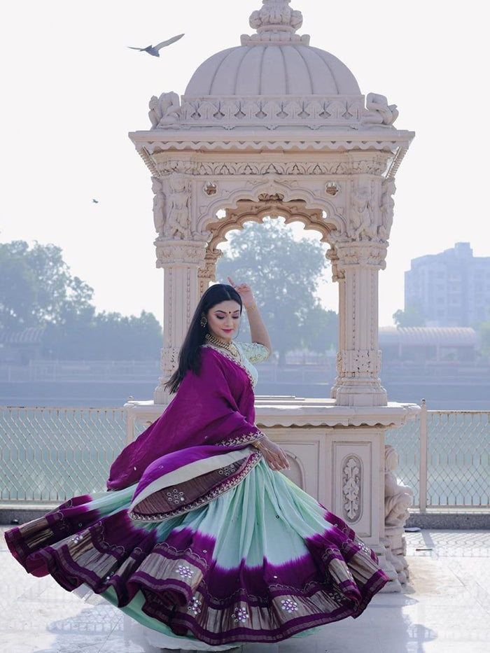 WOMEN'S LEHENGA CHOLI FOR NAVRATRI.