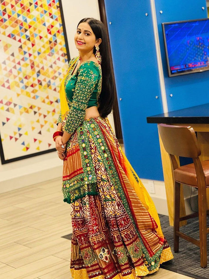 WOMEN'S LEHENGA CHOLI FOR NAVRATRI.