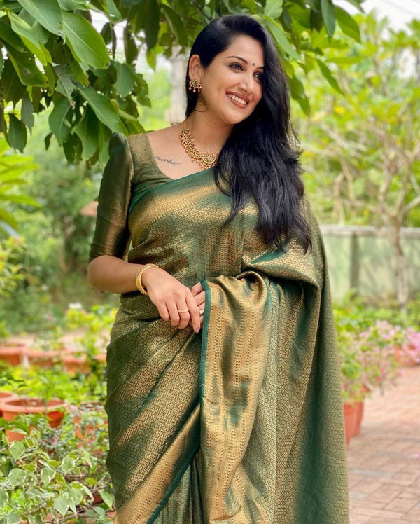 Green Banarasi Silk With Jacquard Work Saree With Attractive Blouse Piece