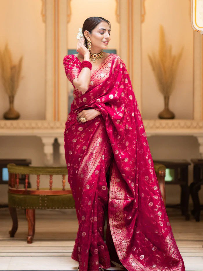 Glowing Dark Pink Soft Silk Saree With Gratifying Blouse Piece