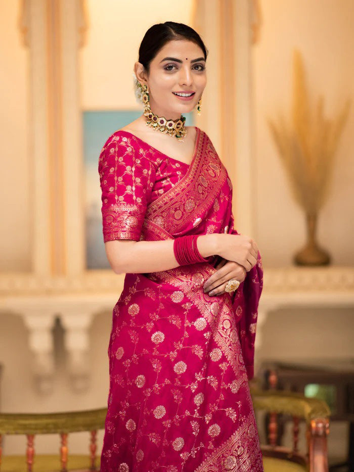 Glowing Dark Pink Soft Silk Saree With Gratifying Blouse Piece