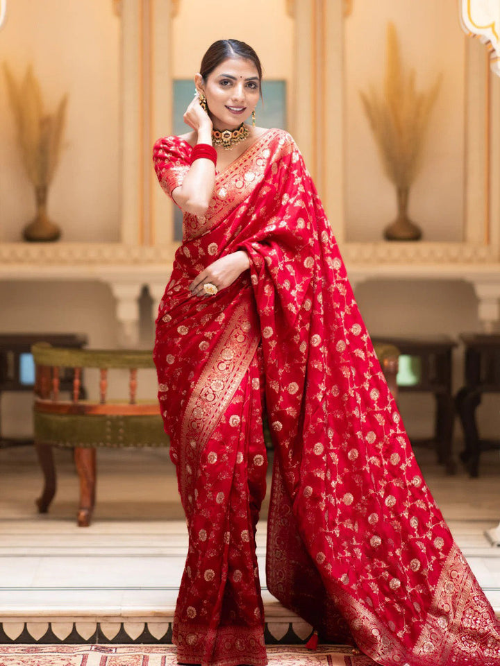 Desiring Red Soft Silk Saree With Engrossing Blouse Piece