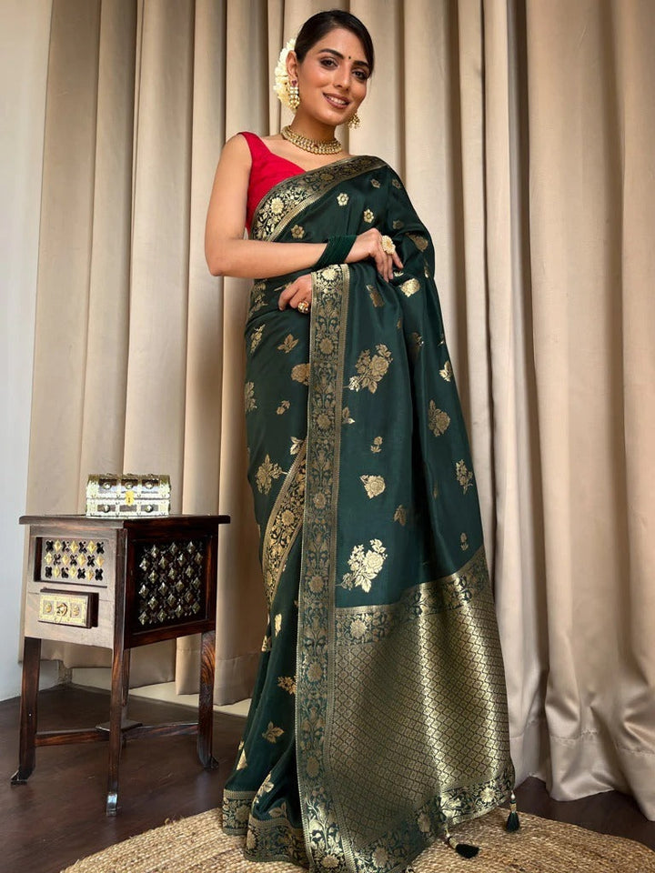 Classy Dark Green Soft Silk Saree With Elegant Blouse Piece