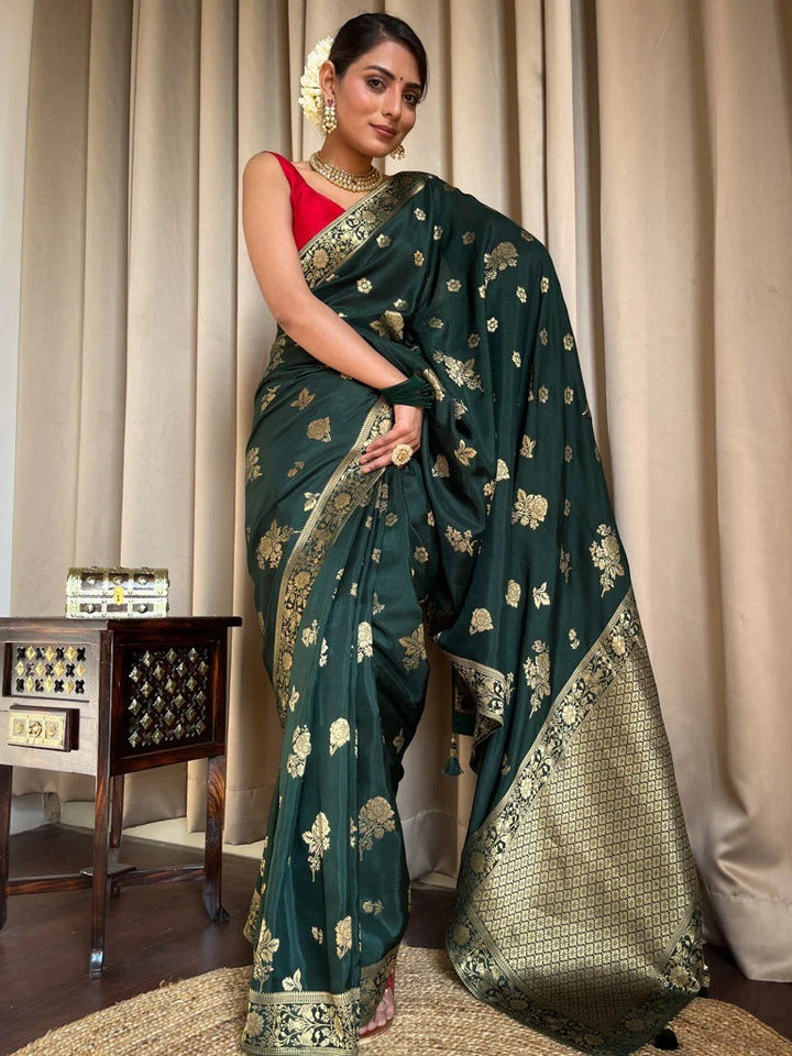 Classy Dark Green Soft Silk Saree With Elegant Blouse Piece