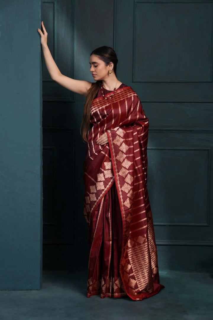 Jazzy Maroon Soft Silk Saree With Fairytale Blouse Piece