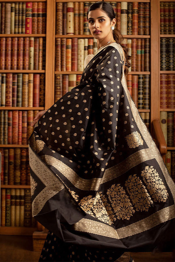 Glowing Black Soft Silk Saree With Admirable Blouse Pieced