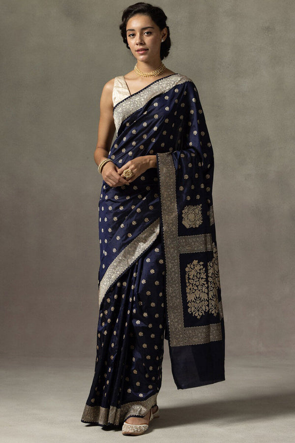 Lissome Navy Blue Soft Silk Saree With Engaging Blouse Pieced