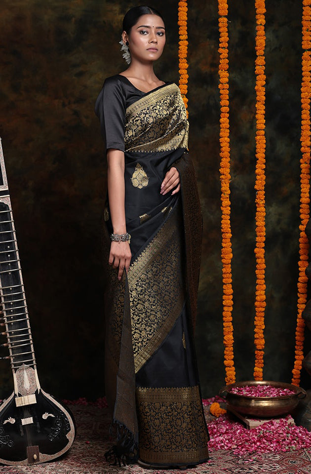 Beautiful Black Soft Silk Saree With Alluring Blouse Piece