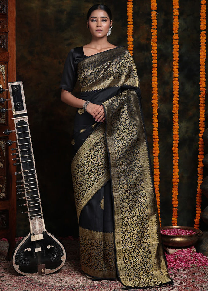 Beautiful Black Soft Silk Saree With Alluring Blouse Piece