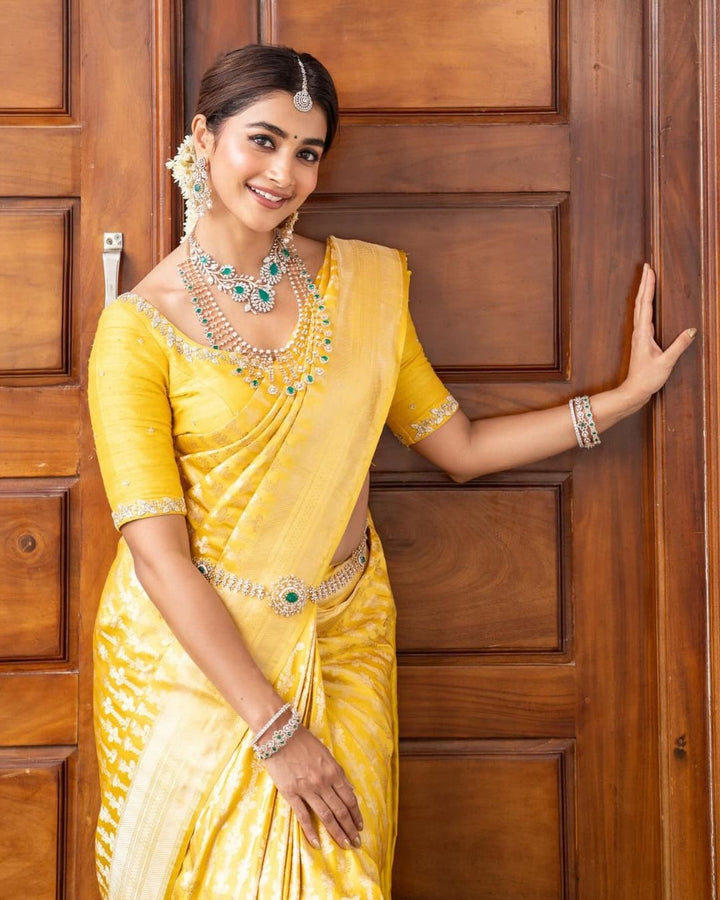 Stunner Yellow Soft Silk Saree With Preferable Blouse Piece