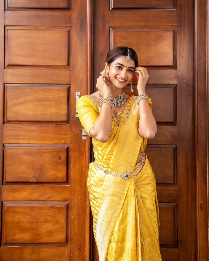 Stunner Yellow Soft Silk Saree With Preferable Blouse Piece