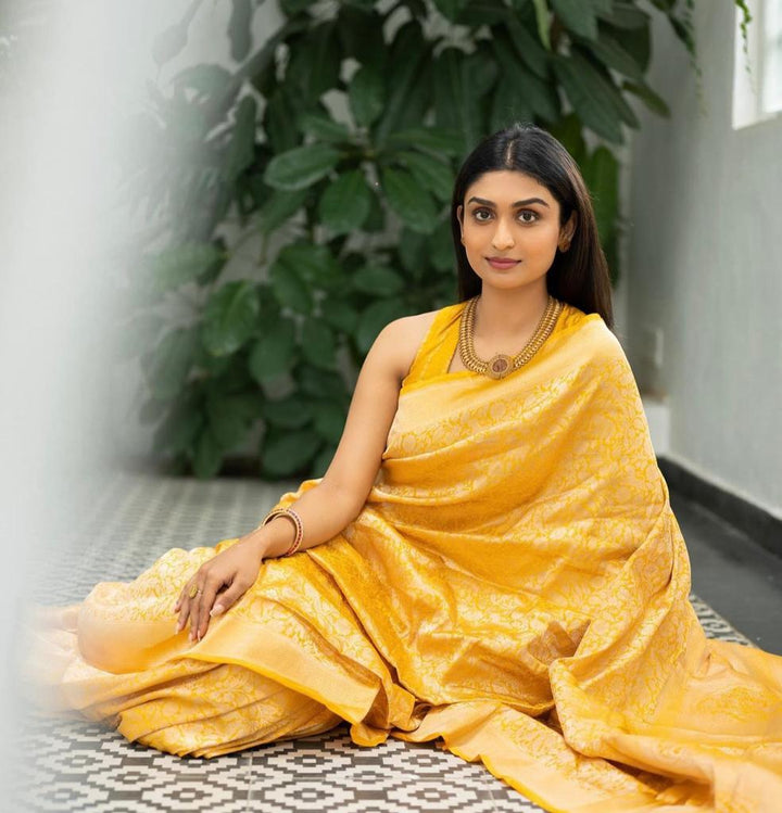 Imbrication Yellow Soft Silk Saree With Serendipity Blouse Piece