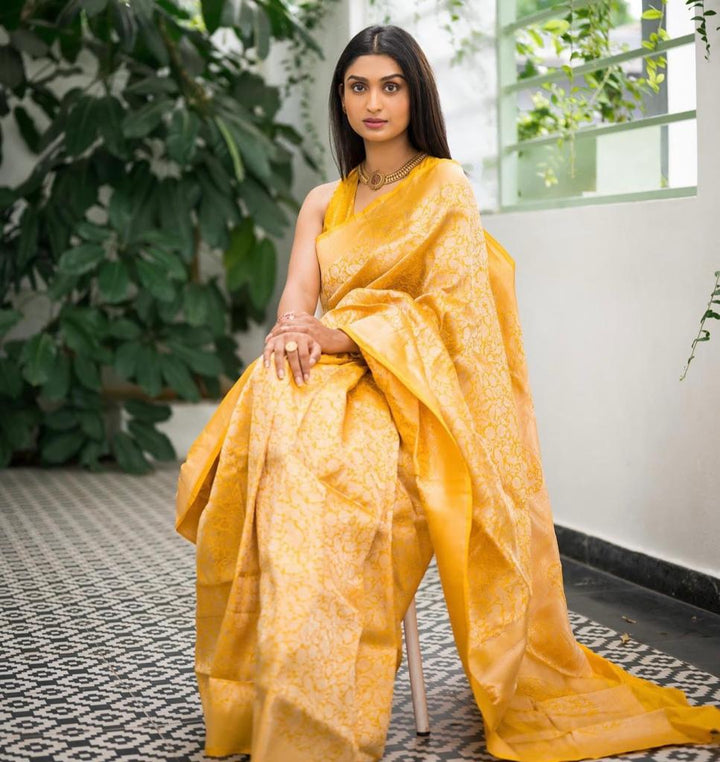 Imbrication Yellow Soft Silk Saree With Serendipity Blouse Piece