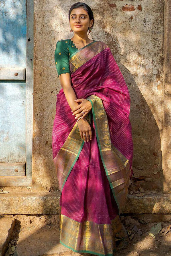 Classy Dark Pink Soft Silk Saree With Smart Blouse Pieced