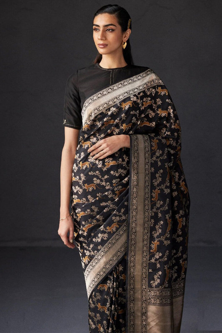 Glowing Black Soft Silk Saree With Delightful Blouse Piece