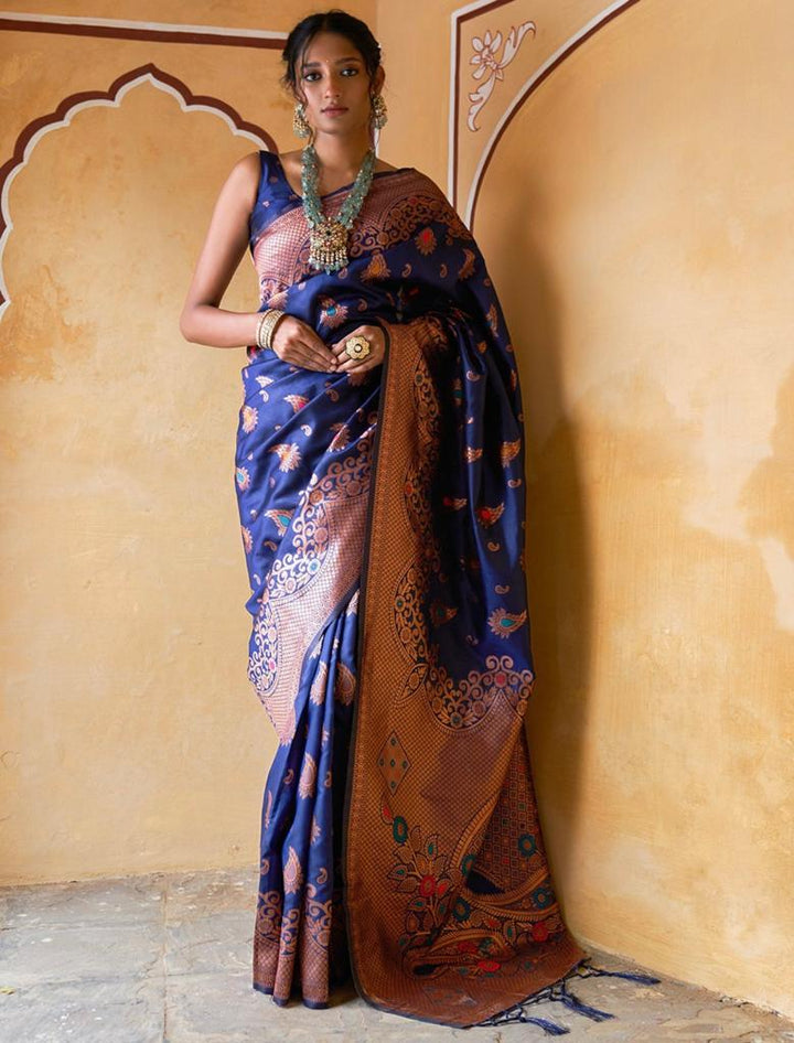 Extraordinary Navy Blue Soft Silk Saree With Gratifying Blouse Piece