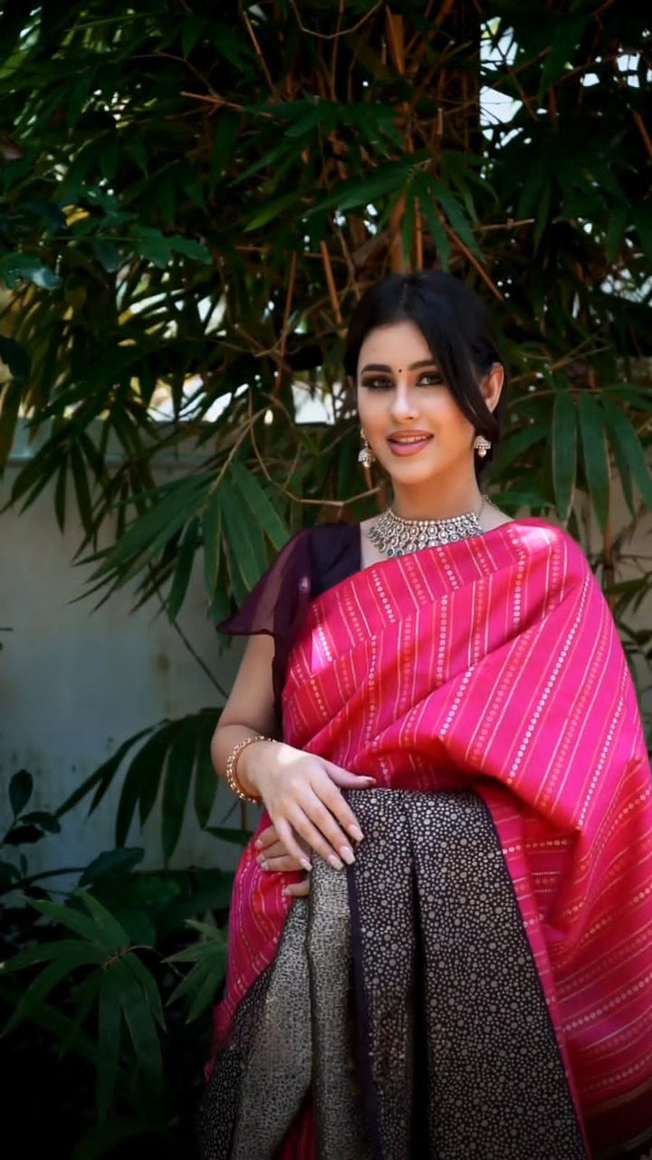 Transcendent Dark Pink Soft Silk Saree With Exemplary Blouse Piece