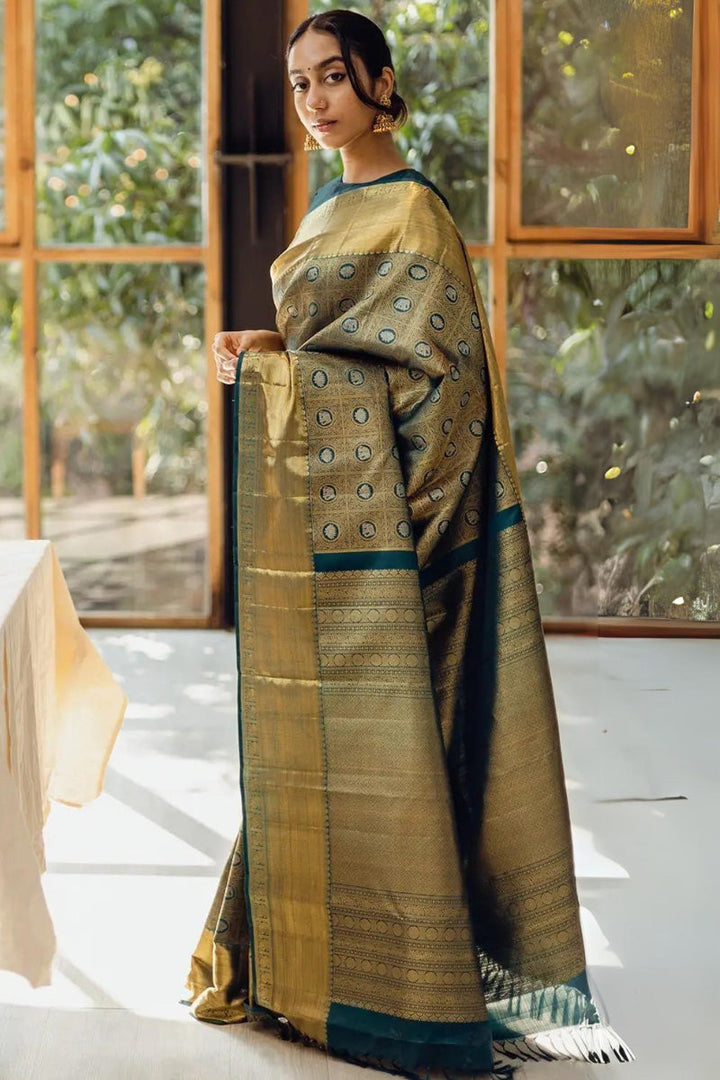 Opulent Dark Green Soft Silk Saree With Exemplary Blouse Piece