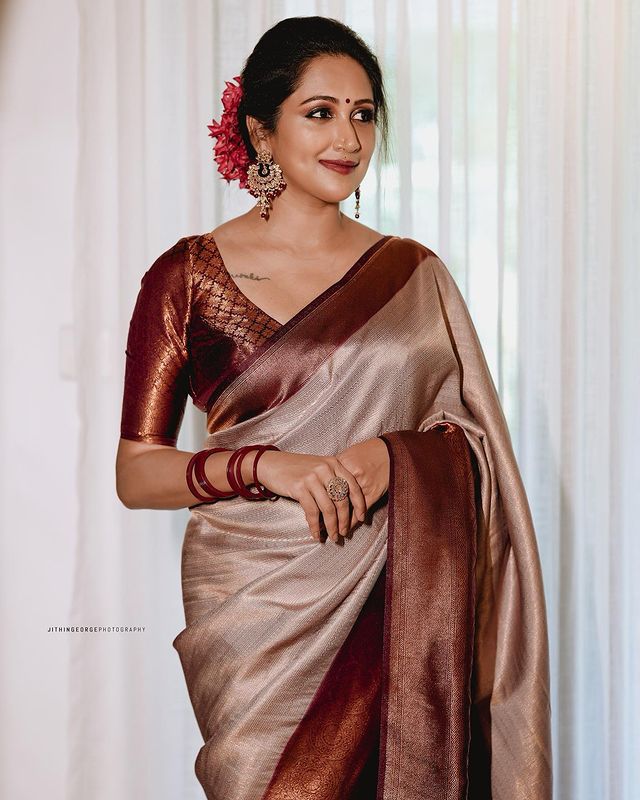 Unique Beige Soft Silk Saree With Extraordinary Blouse Piece