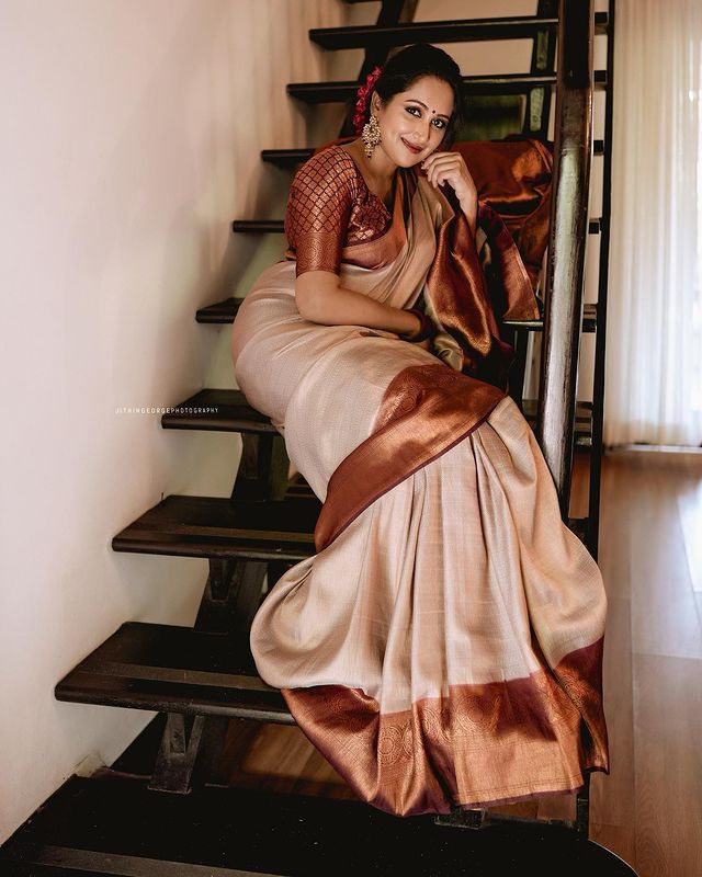 Unique Beige Soft Silk Saree With Extraordinary Blouse Piece