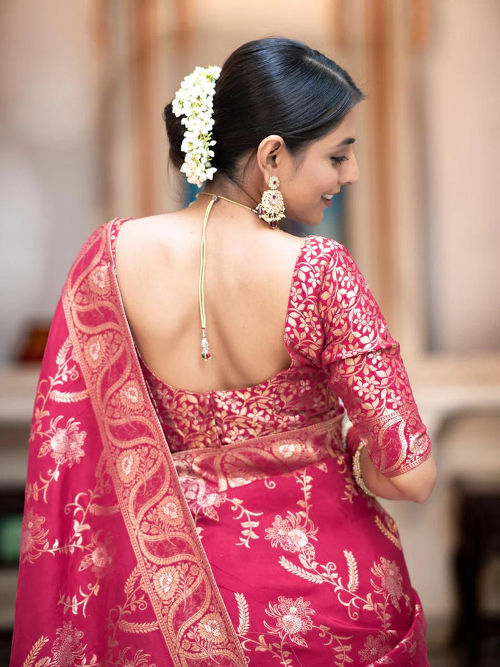 Chatoyant Dark Pink Soft Silk Saree With Chatoyant Blouse Piece