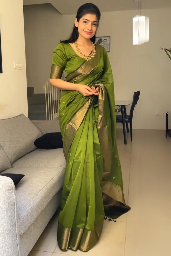 Seraglio Green Cotton Silk Saree With Magnificat Blouse Piece