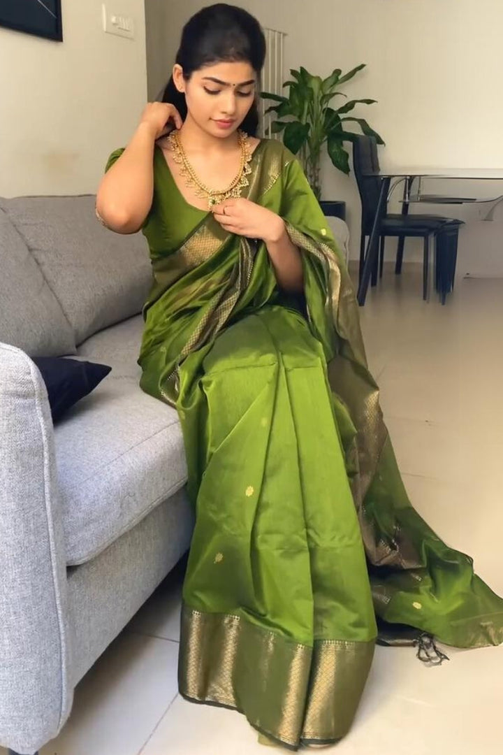 Seraglio Green Cotton Silk Saree With Magnificat Blouse Piece