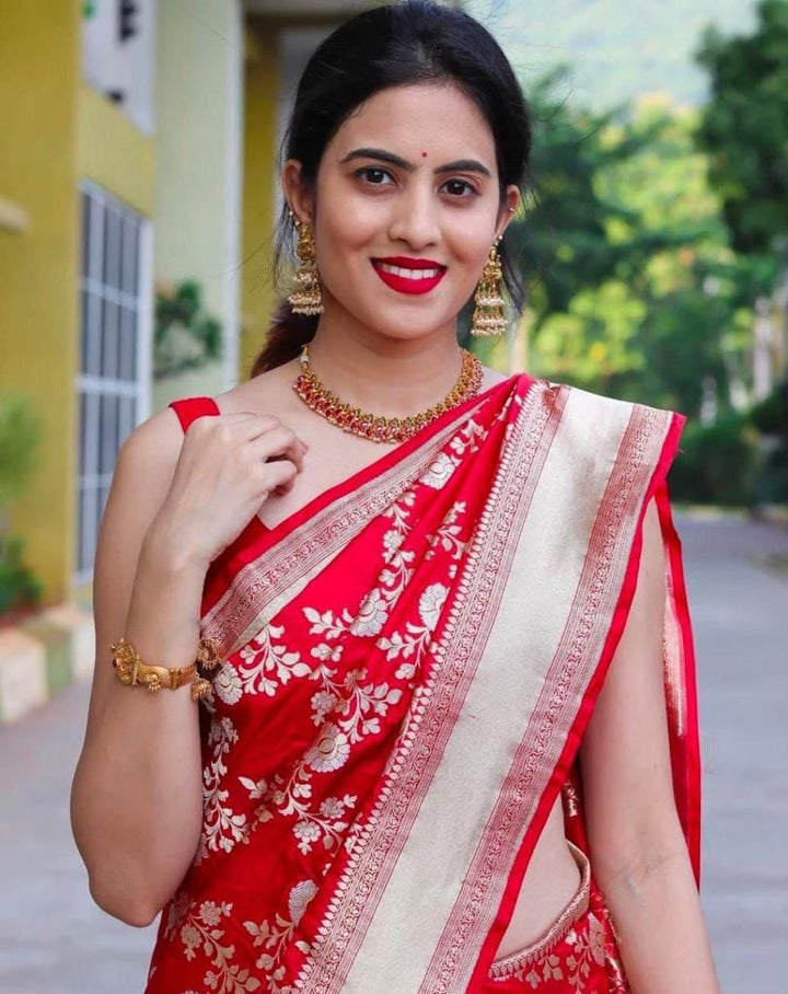 Fantabulous Red Soft Banarasi Silk Saree With Seraglio Blouse Piece