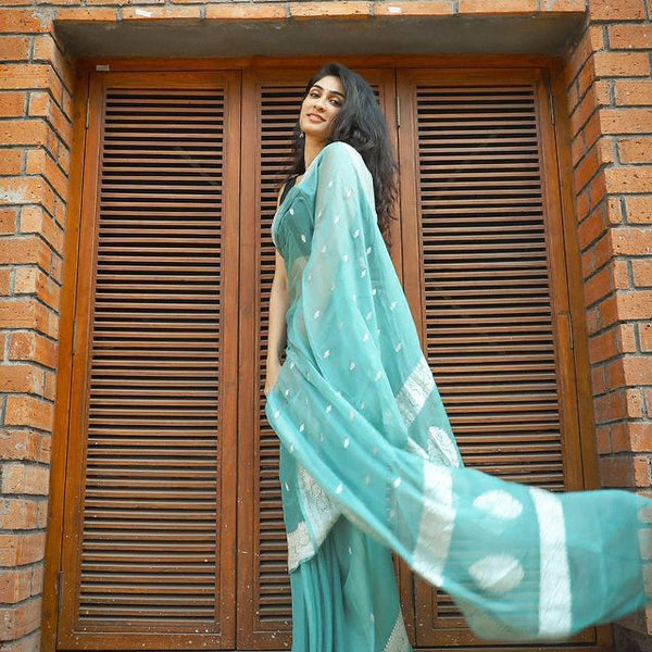 Arresting Firozi Soft Silk Saree With Brood Blouse Piece