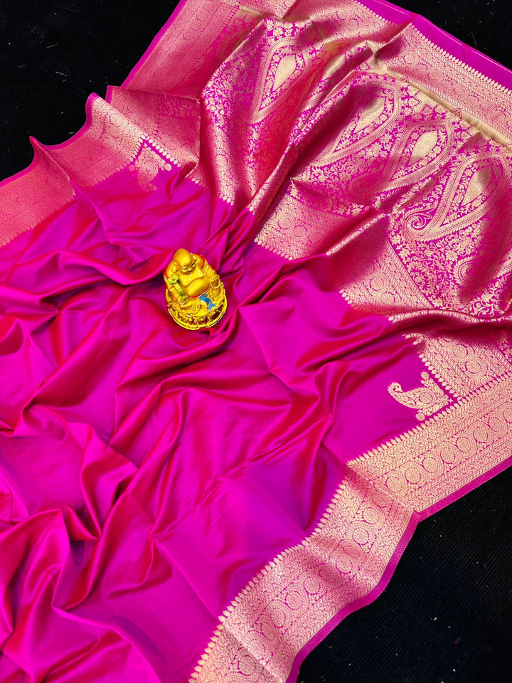 Sempiternal Dark Pink Soft Banarasi Silk Saree With Vestigial Blouse Piece