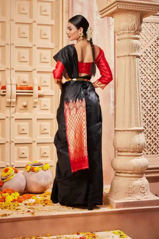 Black Silk With Jacquard Work Saree With Attractive Blouse Piece