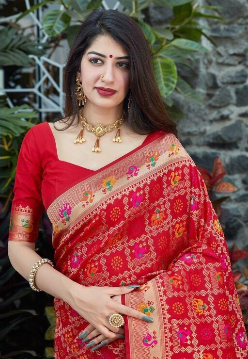 Fugacious Red Soft Banarasi Silk Saree With Redolent Blouse Piece