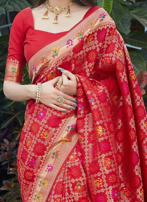 Fugacious Red Soft Banarasi Silk Saree With Redolent Blouse Piece