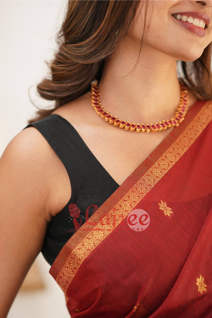 Stunning Red Cotton Silk Saree With Elegant Blouse Piece