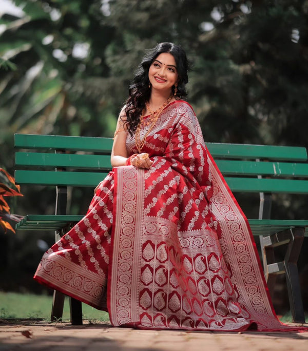 Incredible Red Soft Silk Saree With Redolent Blouse Piece