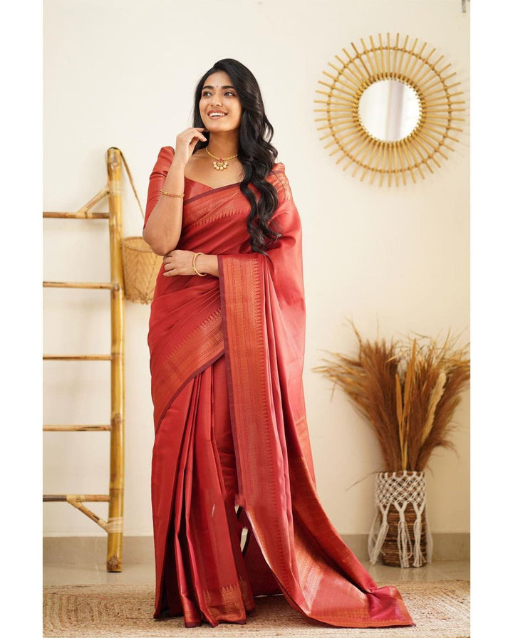 Gratifying Red Soft Silk Saree With Incomparable Blouse Piece