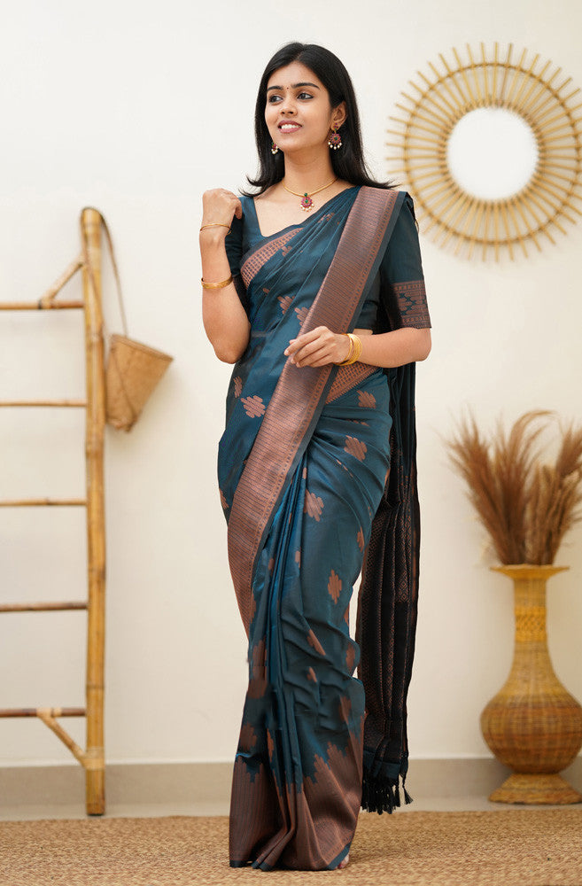 Beleaguer Rama Soft Silk Saree With Dissemble Blouse Piece