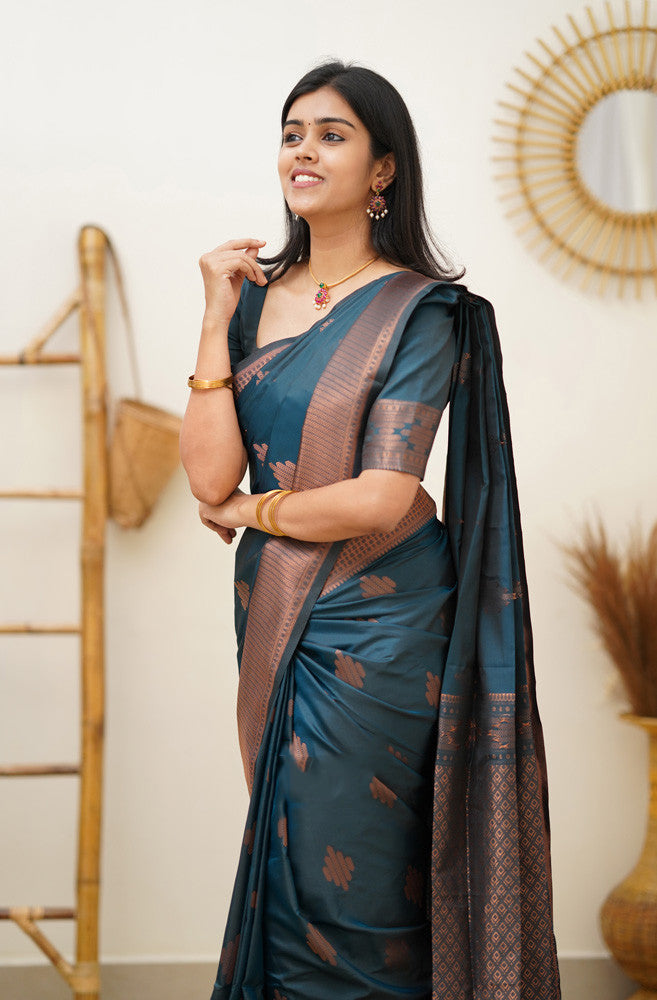 Beleaguer Rama Soft Silk Saree With Dissemble Blouse Piece