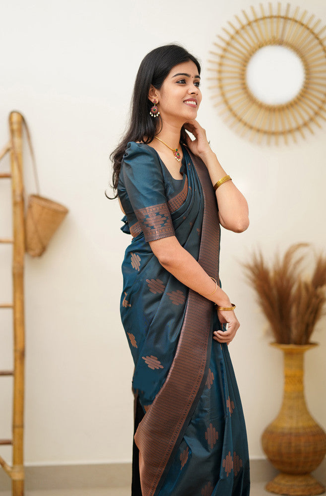 Beleaguer Rama Soft Silk Saree With Dissemble Blouse Piece