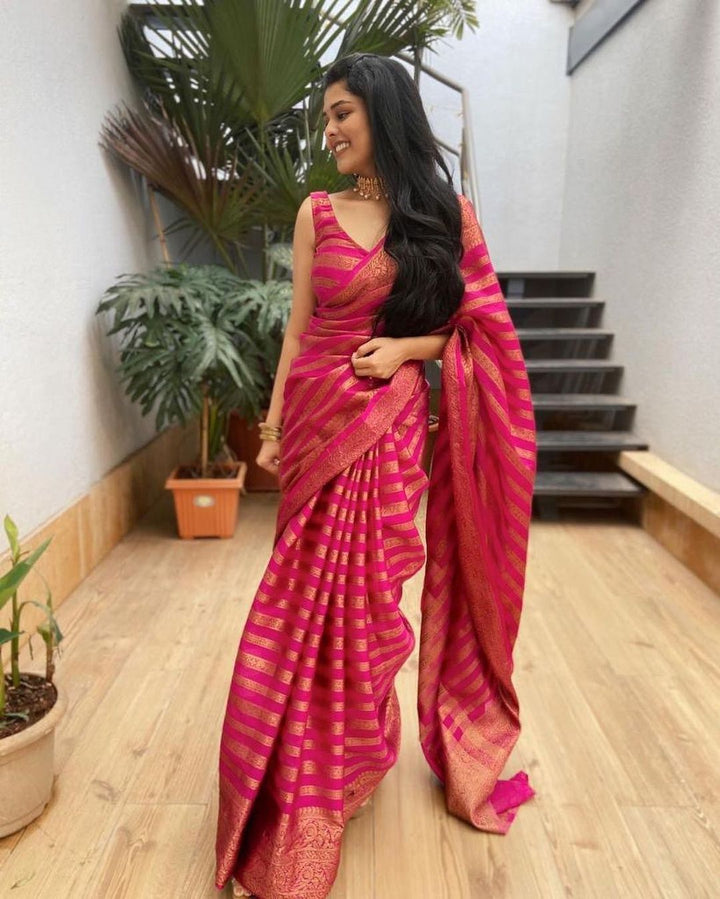 Mesmerizing Pink Soft Silk Saree With Stylish Blouse Piece