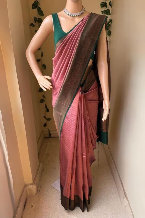 Eclat Pink Soft Silk Saree With Scrupulous Blouse Piece