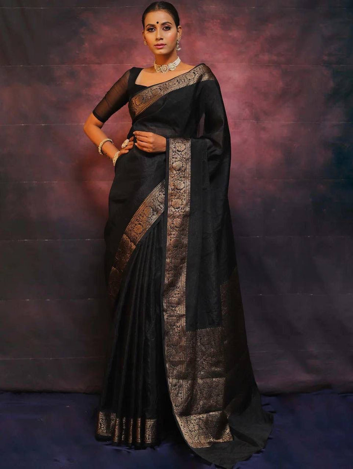 Gleaming Black Soft Silk Saree With Designer Blouse Piece