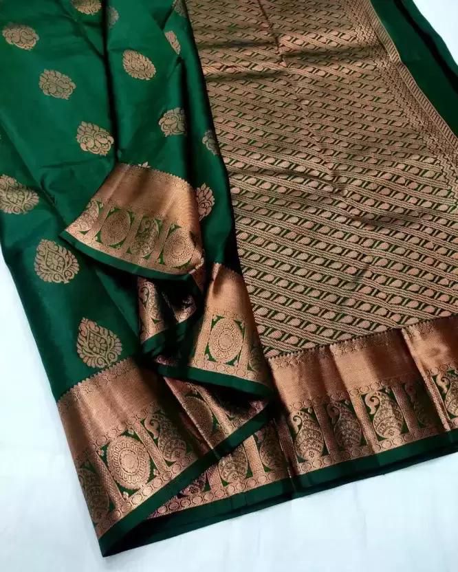 Elegant Dark Green Soft Silk Saree With Fancifull Blouse Piece