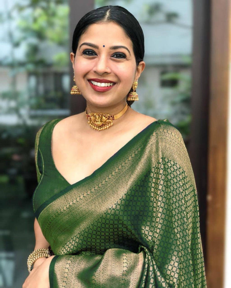 Green Banarasi Silk With Jacquard Work Saree With Attractive Blouse Piece